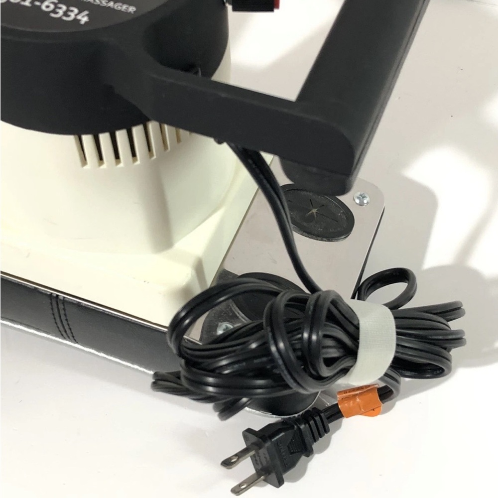 MED Massager Original Therapeutic Massager - Black and White - Picture 2 of 5